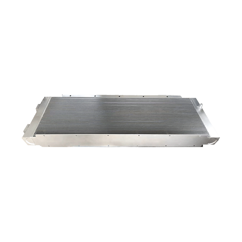 Radiateur automobile à plaques et ailettes de refroidissement haute performance